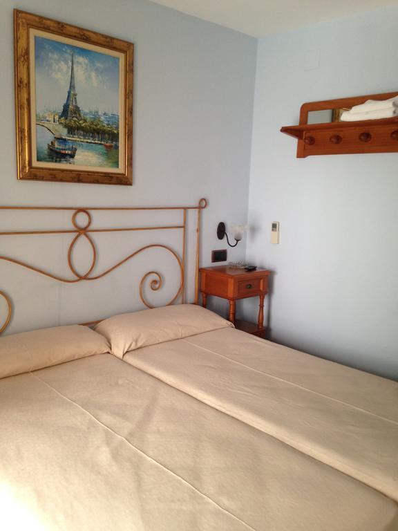 Hostal Aranda Peniscola Bagian luar foto