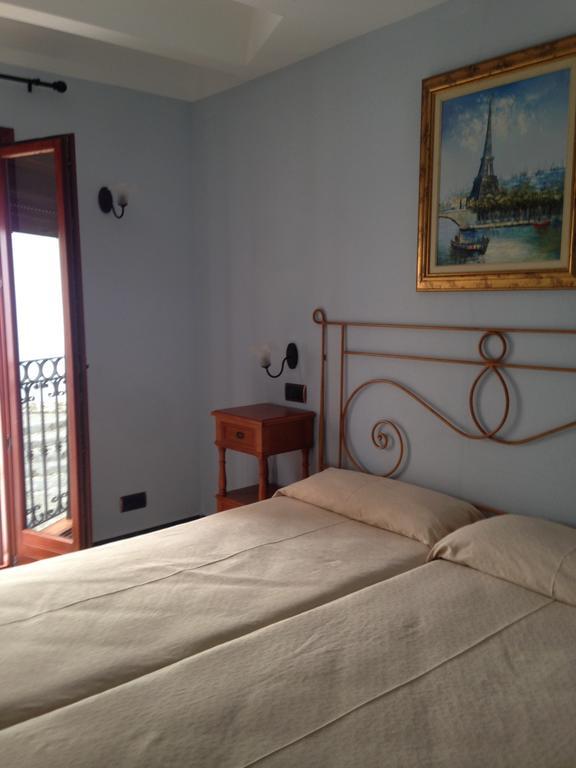 Hostal Aranda Peniscola Bagian luar foto