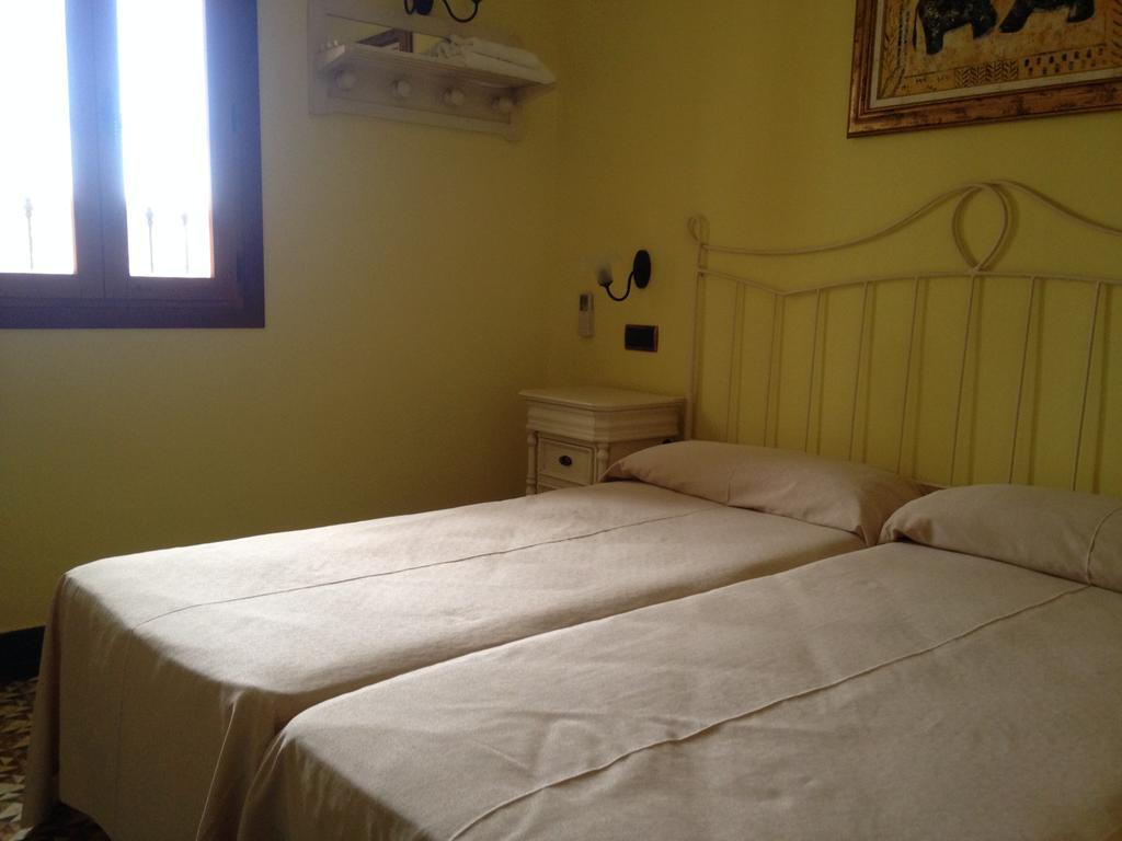 Hostal Aranda Peniscola Bagian luar foto