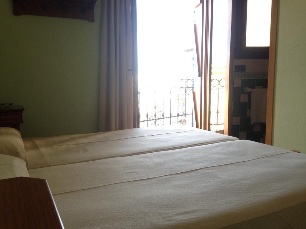 Hostal Aranda Peniscola Bagian luar foto