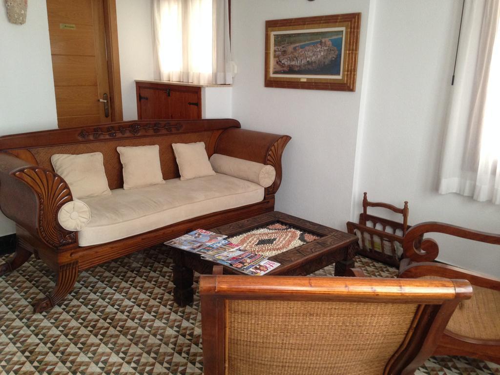 Hostal Aranda Peniscola Bagian luar foto
